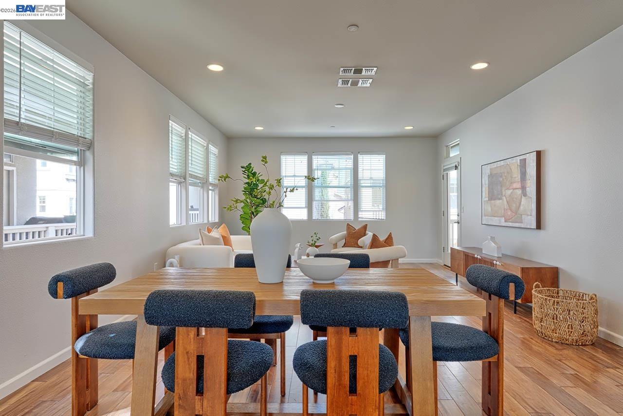 Detail Gallery Image 11 of 31 For 2943 Pescadero Ter, Fremont,  CA 94538 - 3 Beds | 2/1 Baths