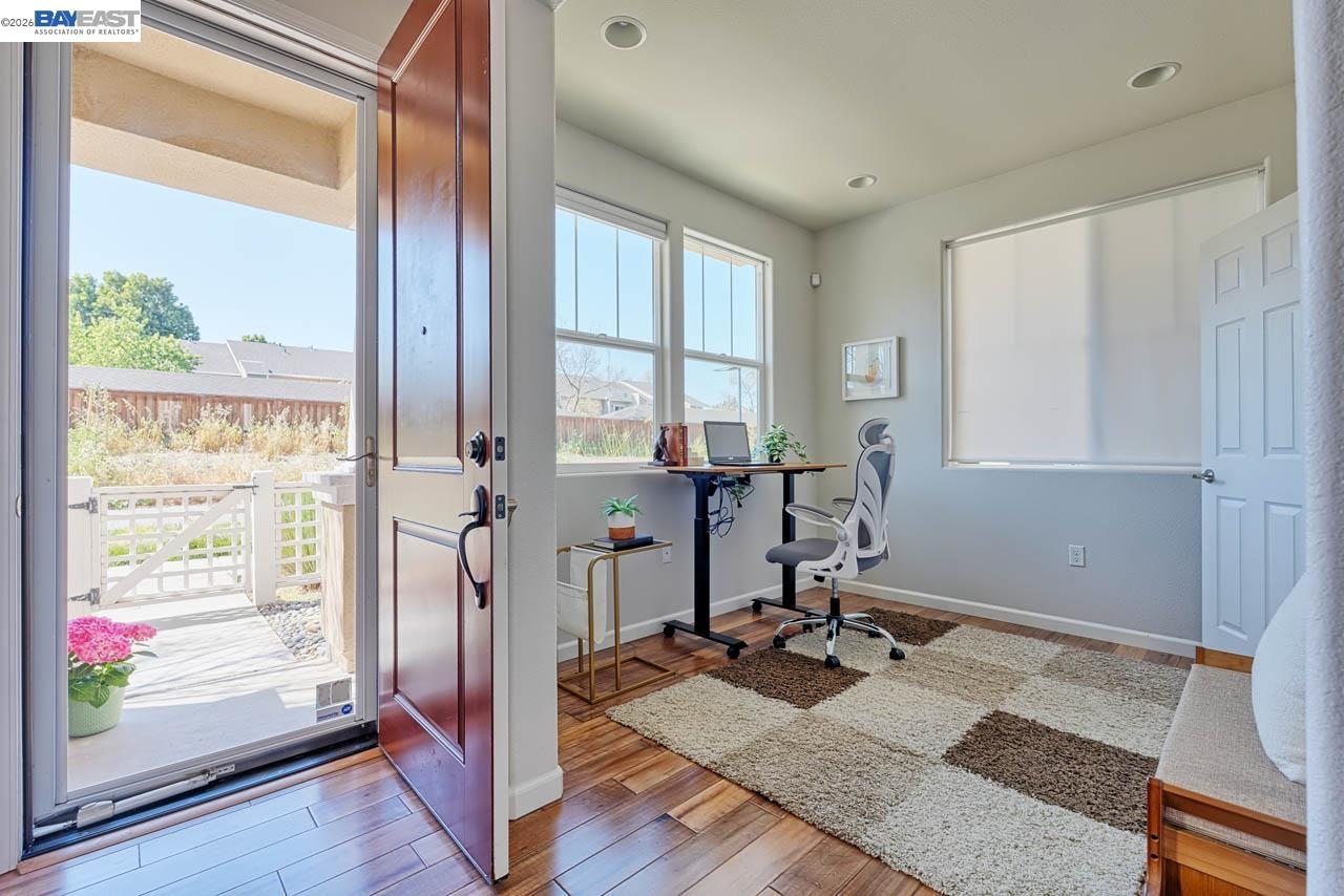 Detail Gallery Image 3 of 31 For 2943 Pescadero Ter, Fremont,  CA 94538 - 3 Beds | 2/1 Baths