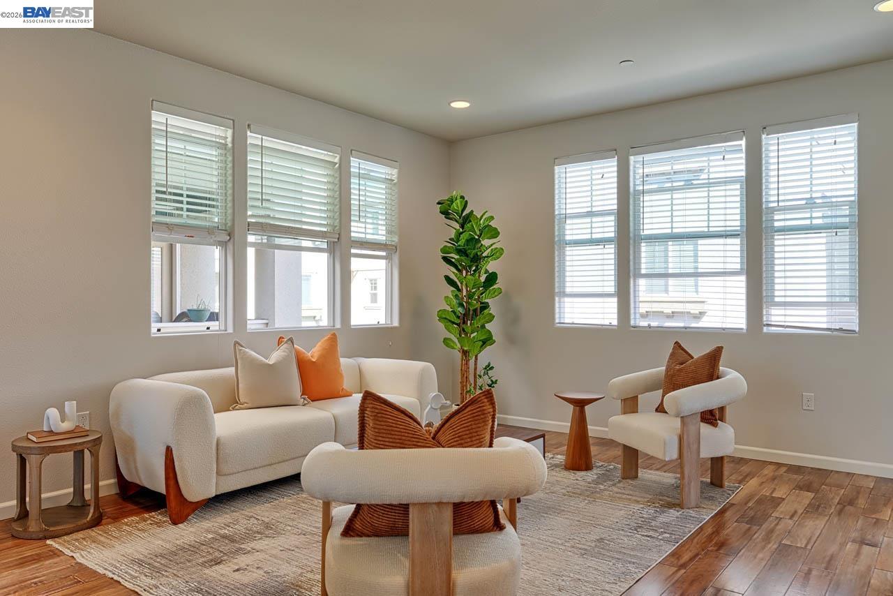 Detail Gallery Image 8 of 31 For 2943 Pescadero Ter, Fremont,  CA 94538 - 3 Beds | 2/1 Baths