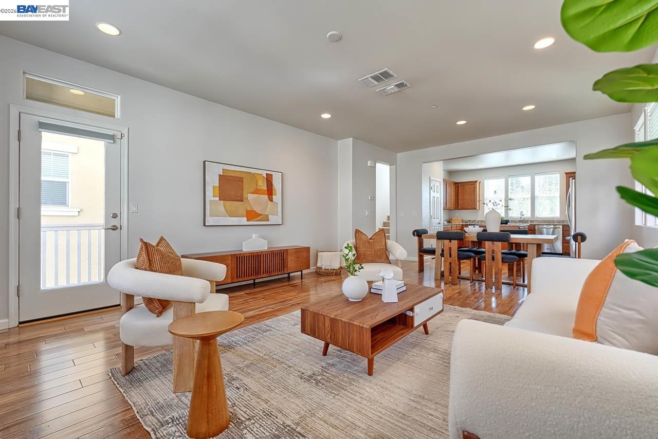 Detail Gallery Image 9 of 31 For 2943 Pescadero Ter, Fremont,  CA 94538 - 3 Beds | 2/1 Baths