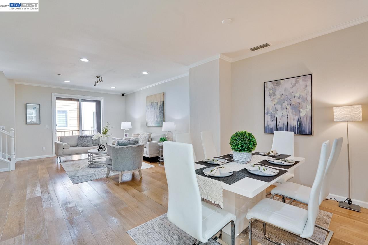 Detail Gallery Image 11 of 37 For 1369 Coyote Creek Way, Milpitas,  CA 95035 - 3 Beds | 3/1 Baths