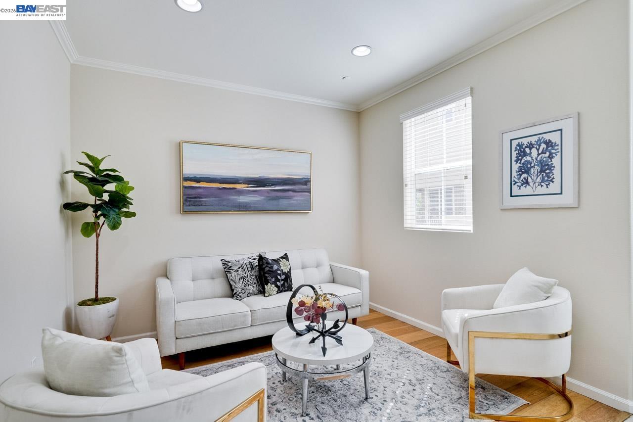 Detail Gallery Image 12 of 37 For 1369 Coyote Creek Way, Milpitas,  CA 95035 - 3 Beds | 3/1 Baths