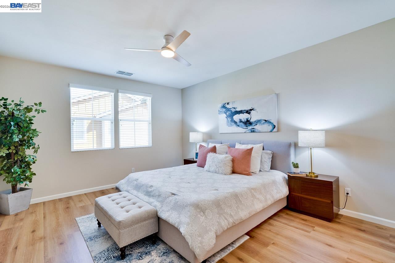 Detail Gallery Image 13 of 37 For 1369 Coyote Creek Way, Milpitas,  CA 95035 - 3 Beds | 3/1 Baths