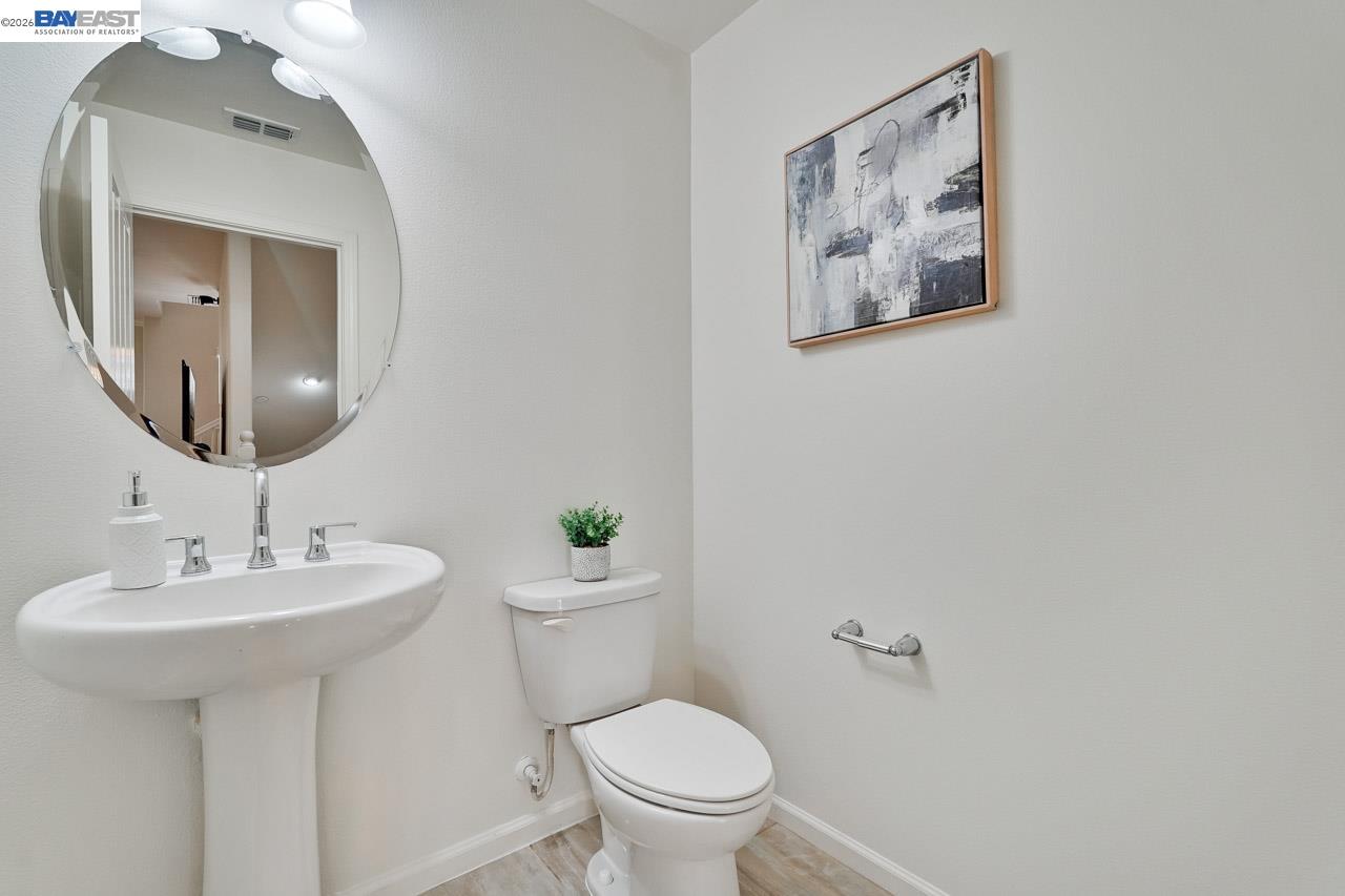 Detail Gallery Image 27 of 37 For 1369 Coyote Creek Way, Milpitas,  CA 95035 - 3 Beds | 3/1 Baths