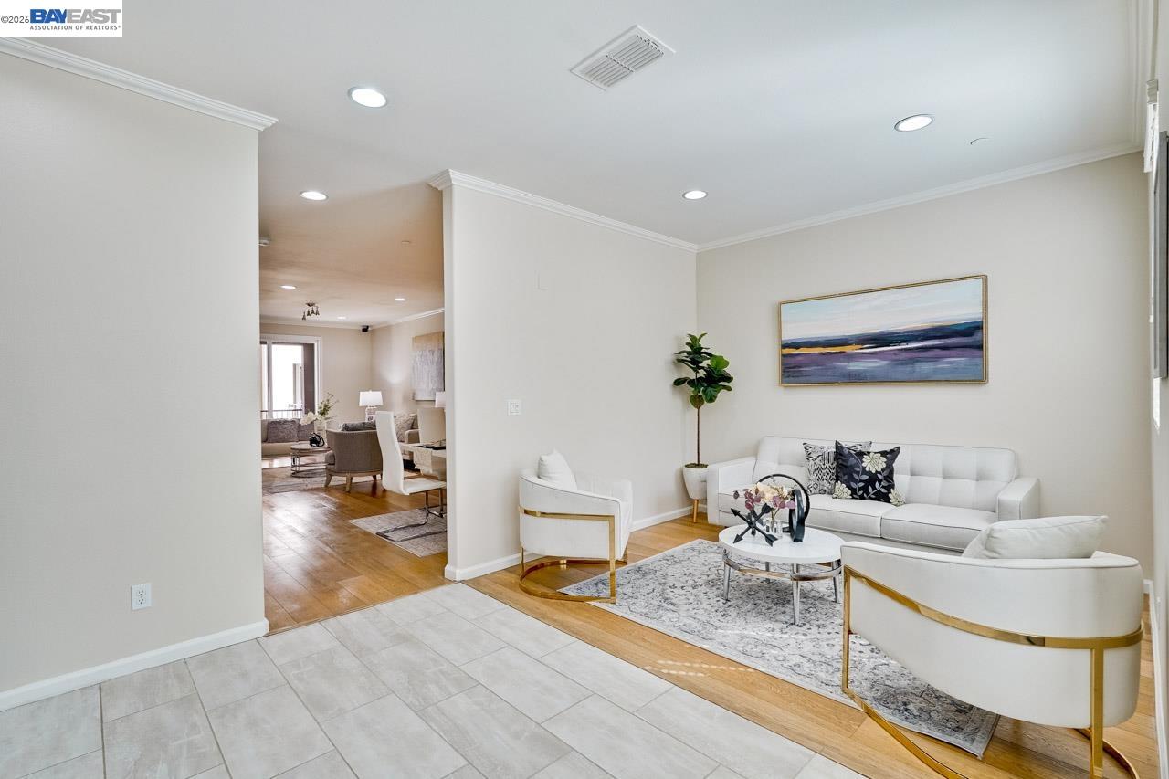 Detail Gallery Image 10 of 37 For 1369 Coyote Creek Way, Milpitas,  CA 95035 - 3 Beds | 3/1 Baths