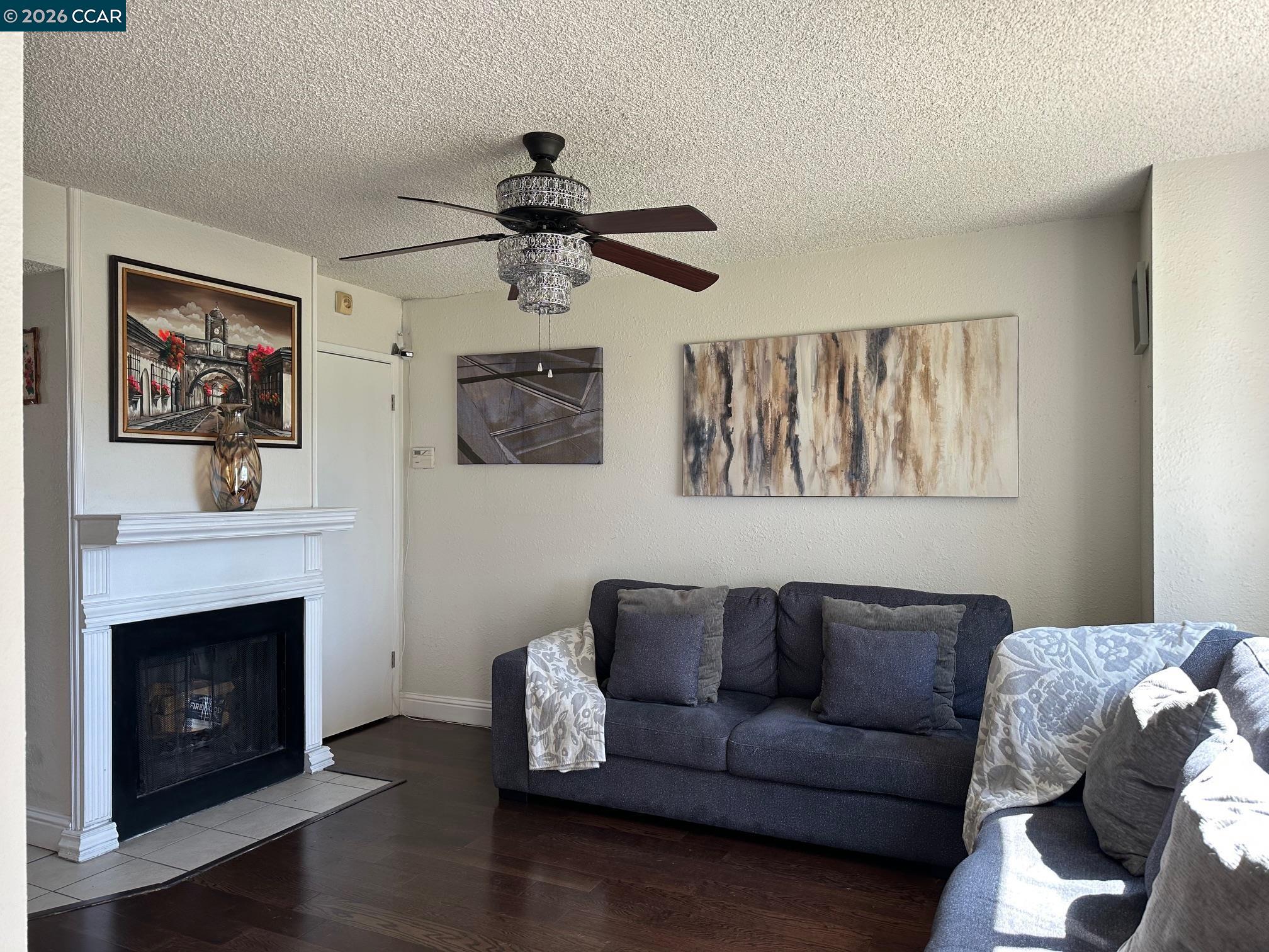 Photo #1: 41127751 Listing: Photo #1