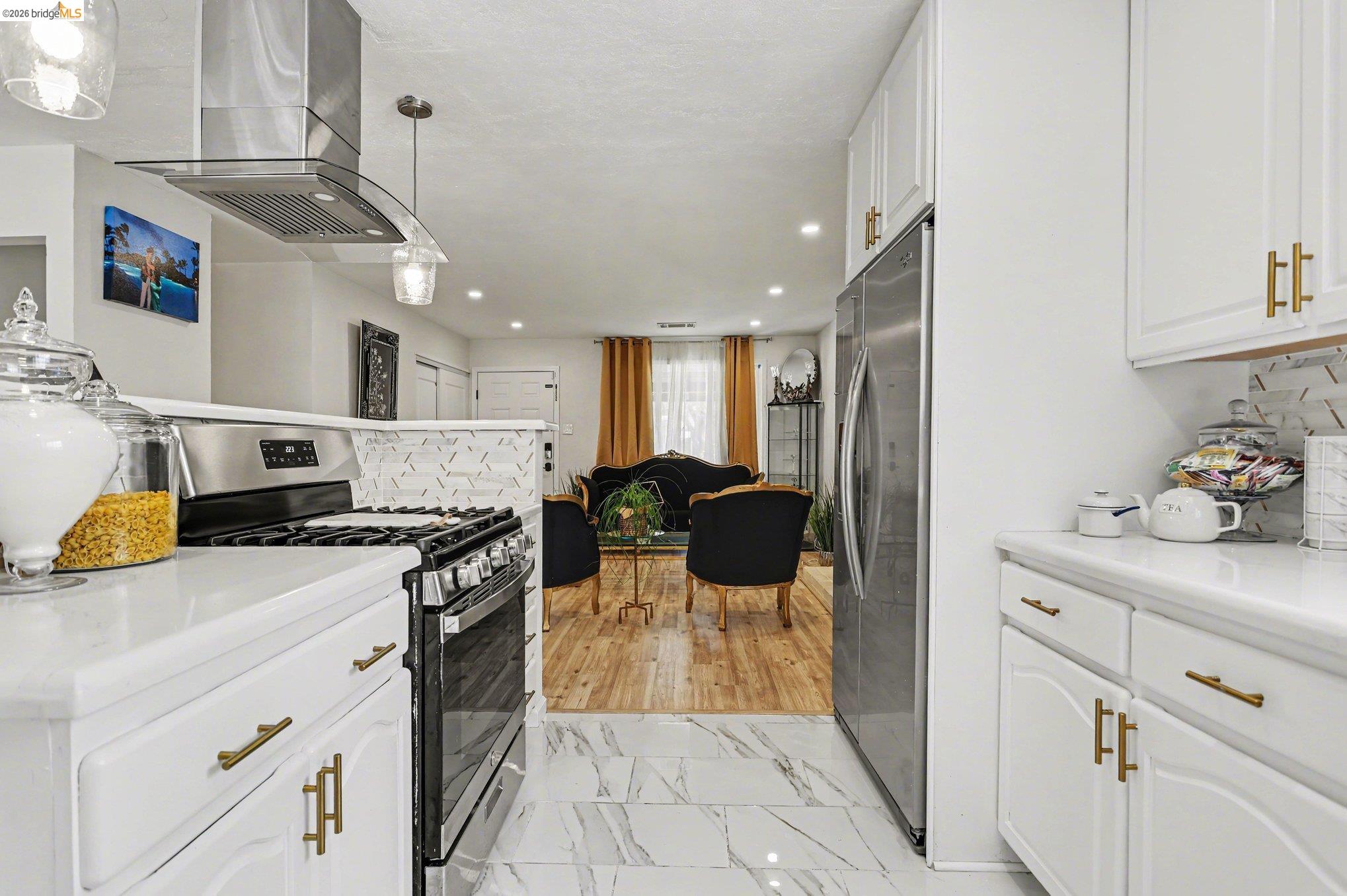 Detail Gallery Image 12 of 31 For 936 Santa Cruz Dr, Pleasant Hill,  CA 94523 - 3 Beds | 2 Baths