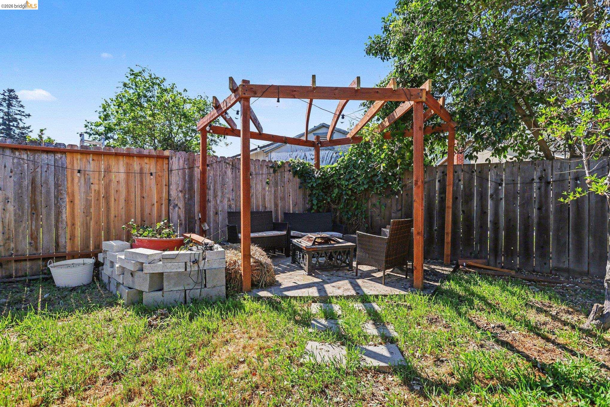 Detail Gallery Image 26 of 31 For 936 Santa Cruz Dr, Pleasant Hill,  CA 94523 - 3 Beds | 2 Baths