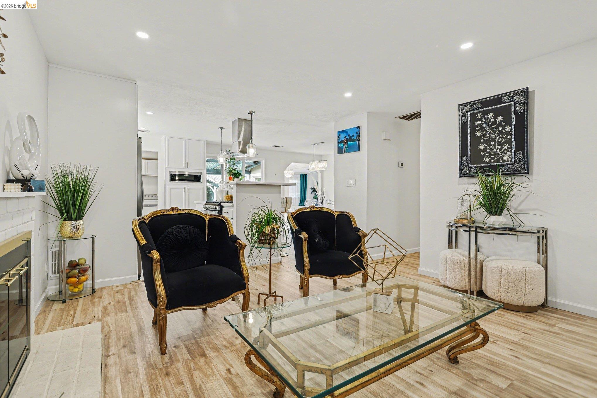 Detail Gallery Image 9 of 31 For 936 Santa Cruz Dr, Pleasant Hill,  CA 94523 - 3 Beds | 2 Baths