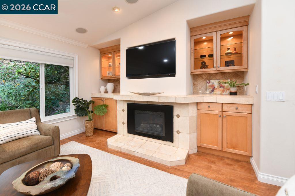 Detail Gallery Image 4 of 37 For 2733 Ptarmigan Dr #2,  Walnut Creek,  CA 94595 - 2 Beds | 2 Baths