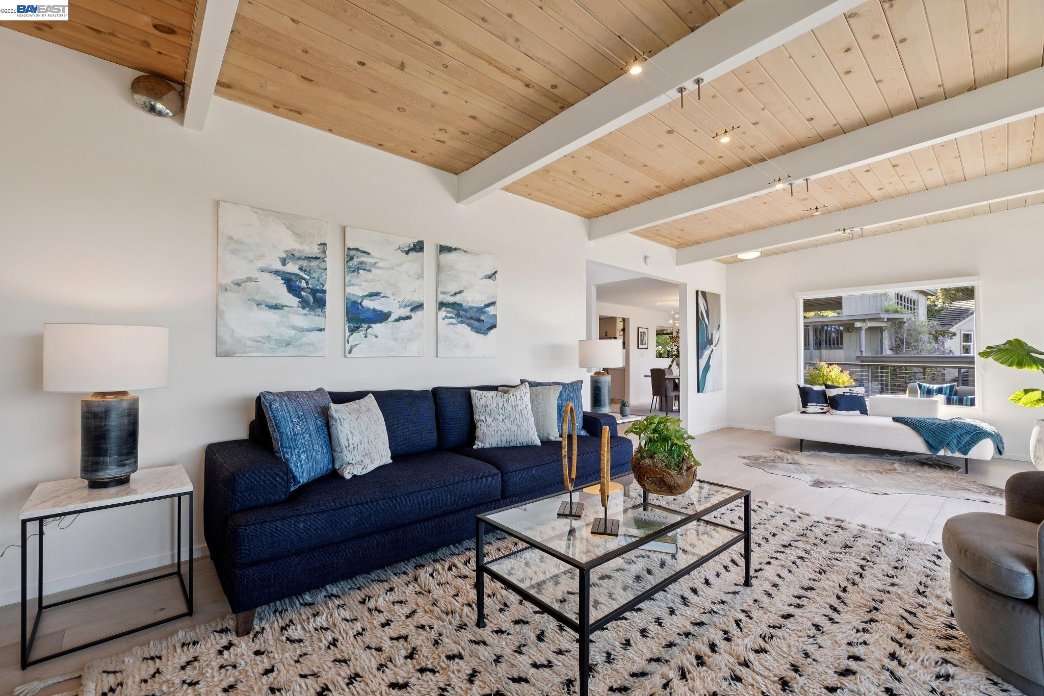 Detail Gallery Image 14 of 60 For 6801 Armour Drive, Oakland,  CA 94611 - 3 Beds | 4 Baths