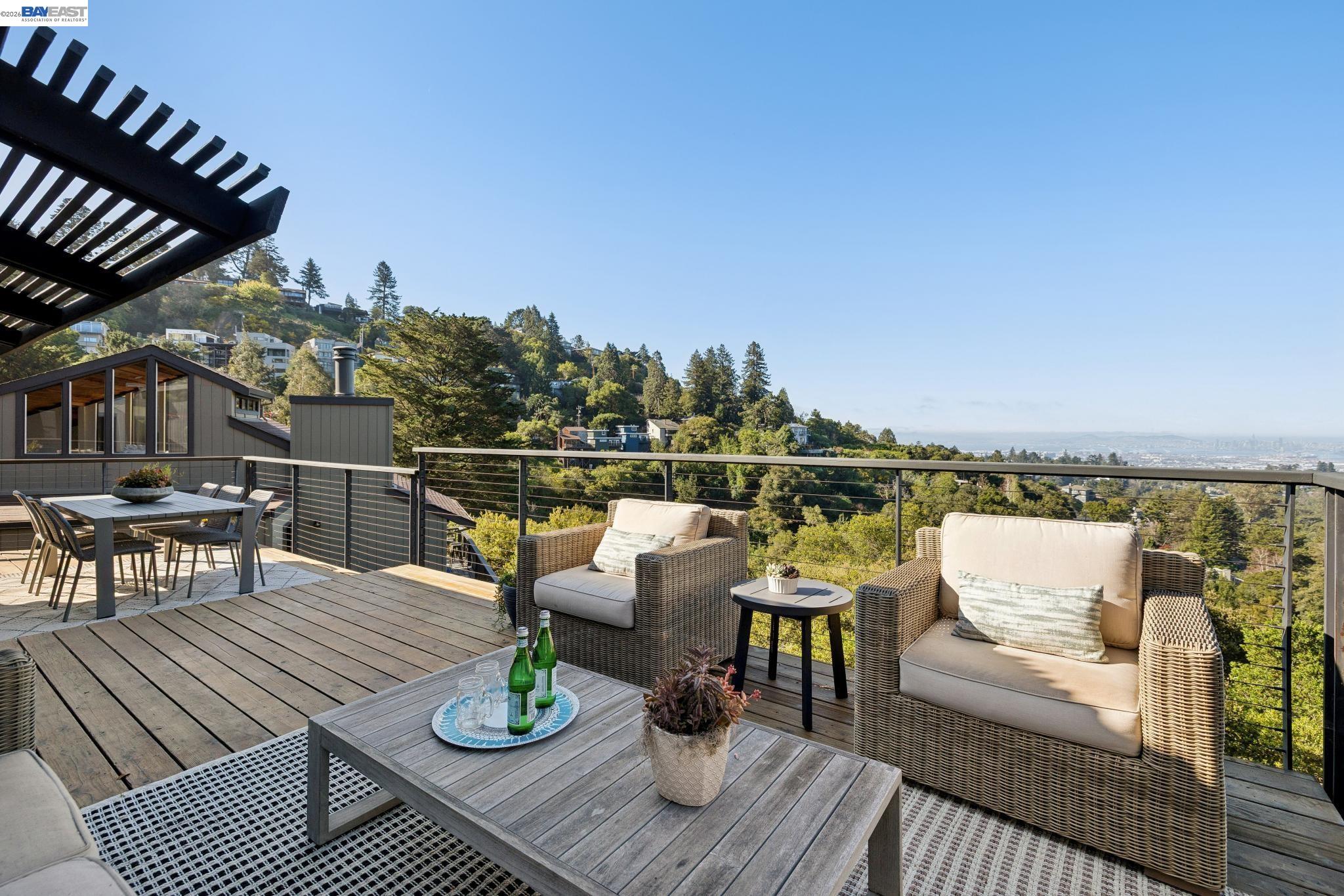 Detail Gallery Image 19 of 60 For 6801 Armour Drive, Oakland,  CA 94611 - 3 Beds | 4 Baths