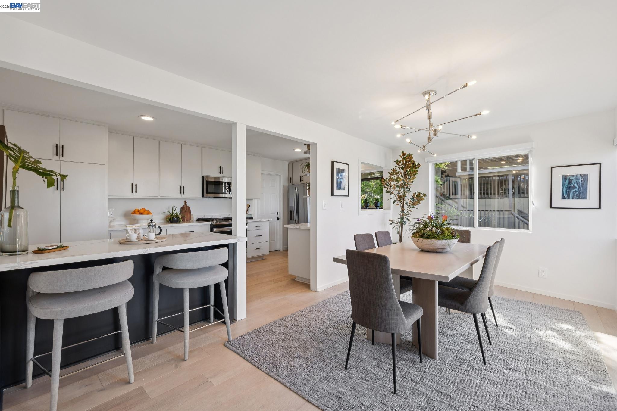 Detail Gallery Image 23 of 60 For 6801 Armour Drive, Oakland,  CA 94611 - 3 Beds | 4 Baths