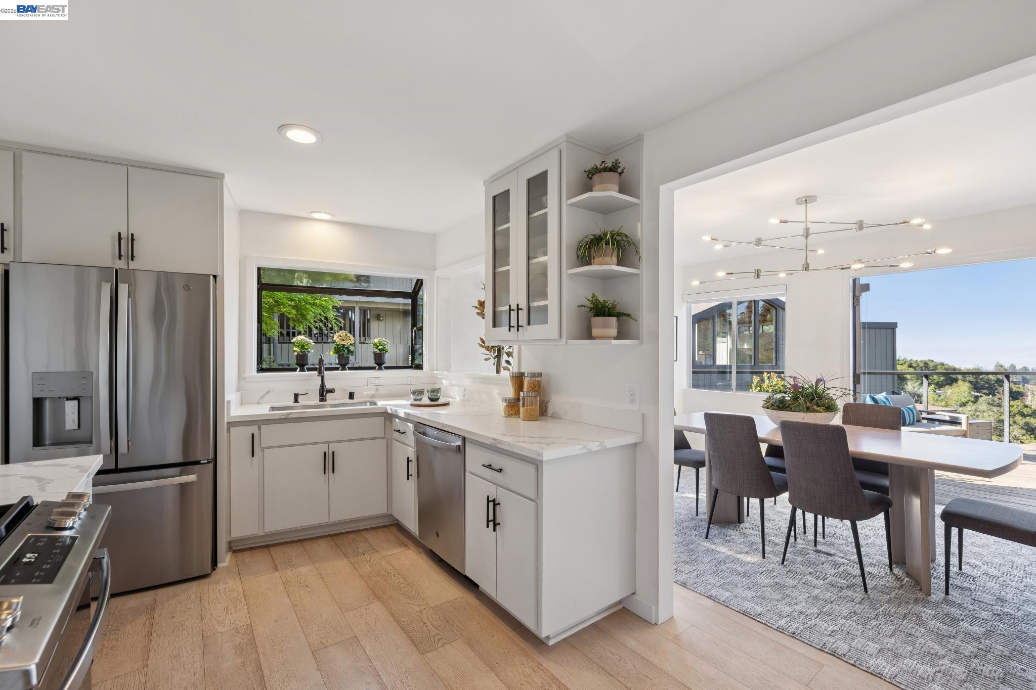 Detail Gallery Image 24 of 60 For 6801 Armour Drive, Oakland,  CA 94611 - 3 Beds | 4 Baths