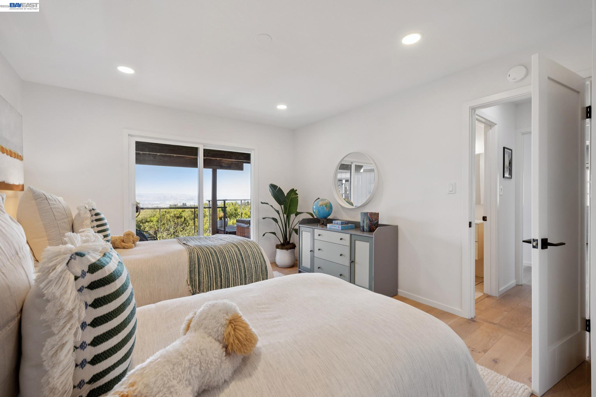 Detail Gallery Image 36 of 60 For 6801 Armour Drive, Oakland,  CA 94611 - 3 Beds | 4 Baths