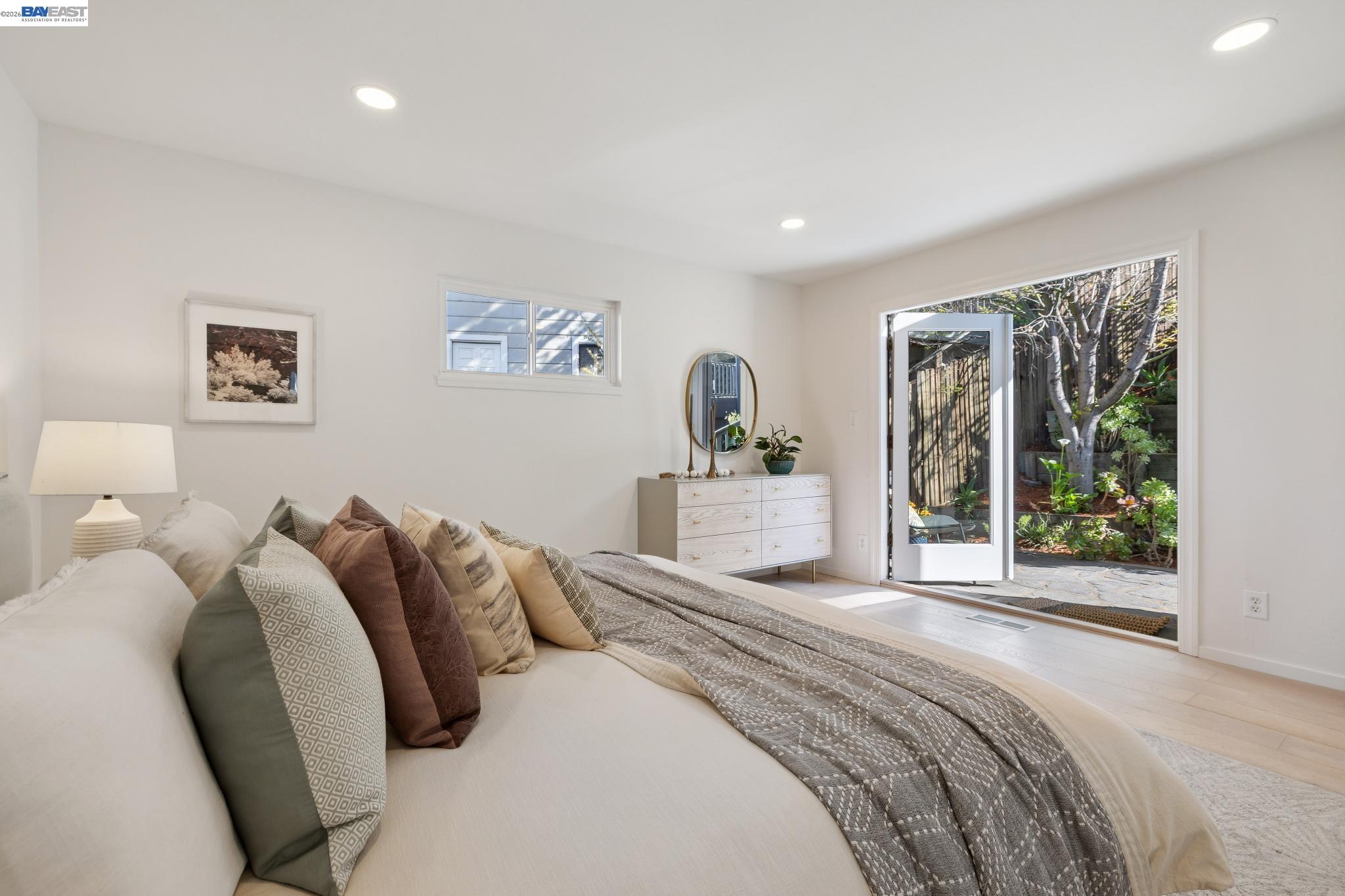 Detail Gallery Image 41 of 60 For 6801 Armour Drive, Oakland,  CA 94611 - 3 Beds | 4 Baths