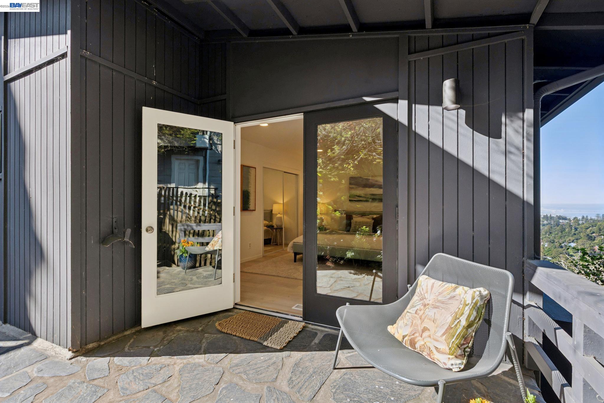 Detail Gallery Image 42 of 60 For 6801 Armour Drive, Oakland,  CA 94611 - 3 Beds | 4 Baths