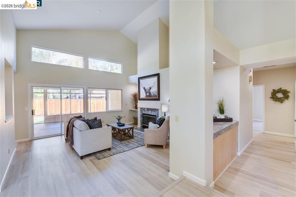 Detail Gallery Image 4 of 19 For 2436 Pismo Court, Discovery Bay,  CA 94505 - 3 Beds | 2 Baths