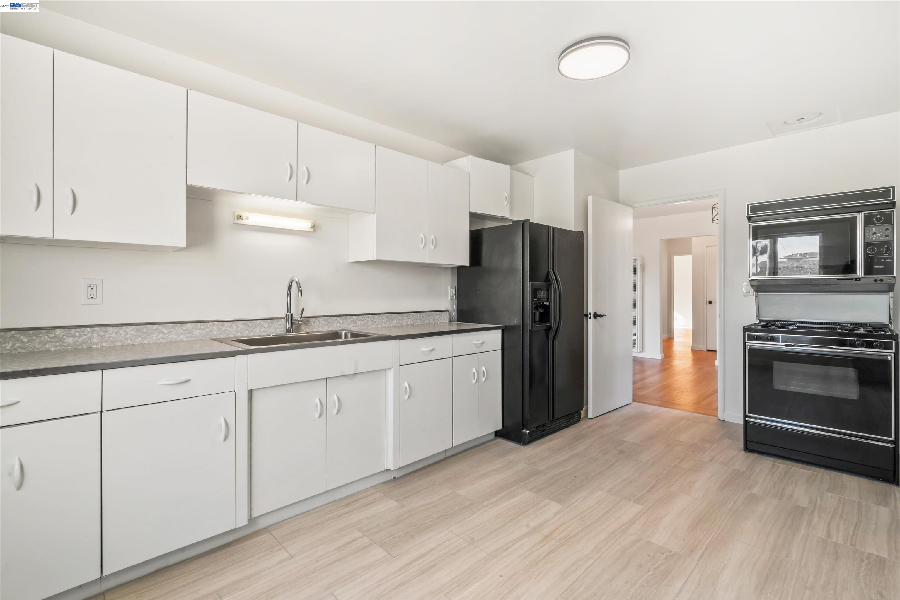 Detail Gallery Image 17 of 48 For 1573 Castro Street, San Leandro,  CA 94577 - 3 Beds | 1 Baths