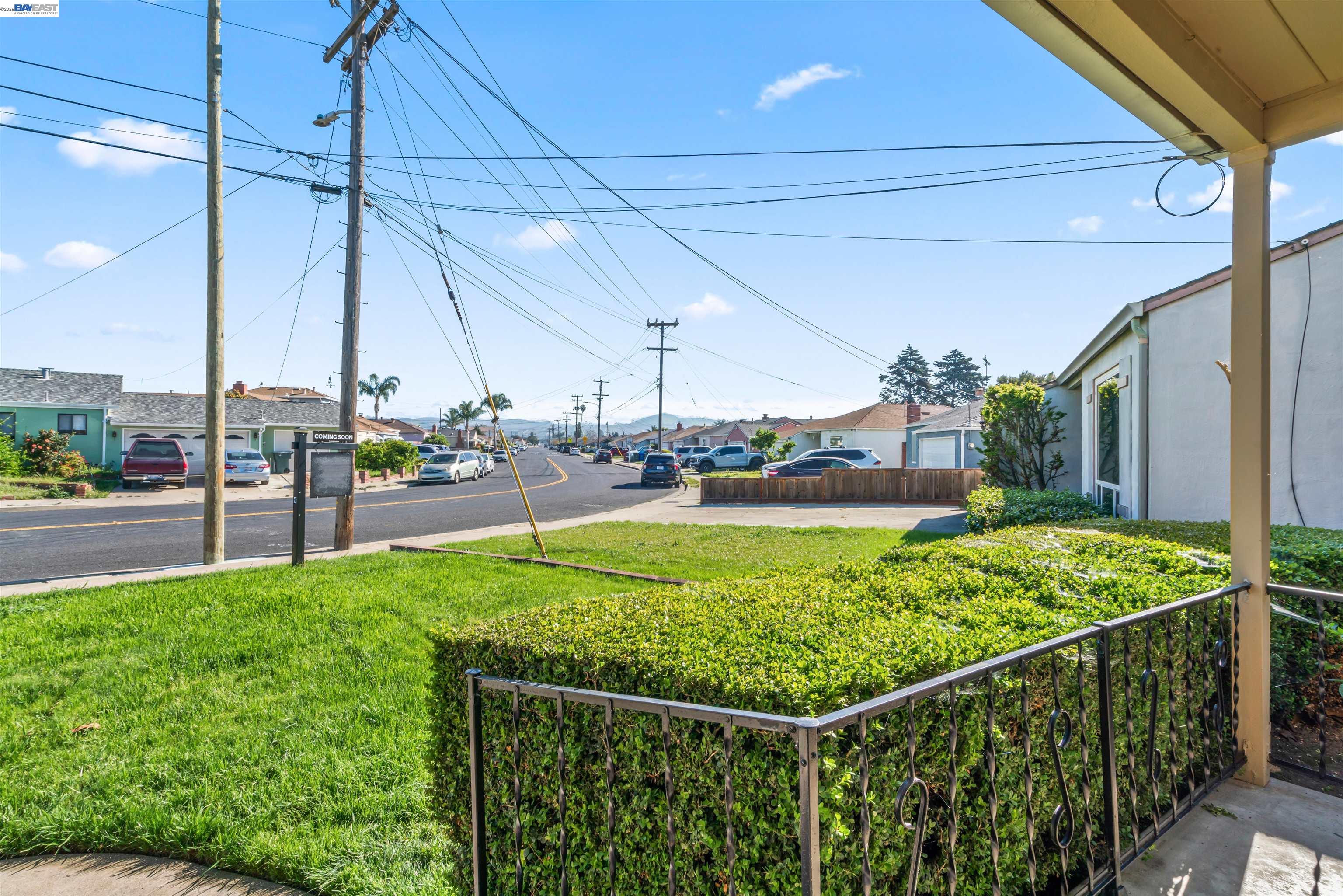 Detail Gallery Image 4 of 48 For 1573 Castro Street, San Leandro,  CA 94577 - 3 Beds | 1 Baths