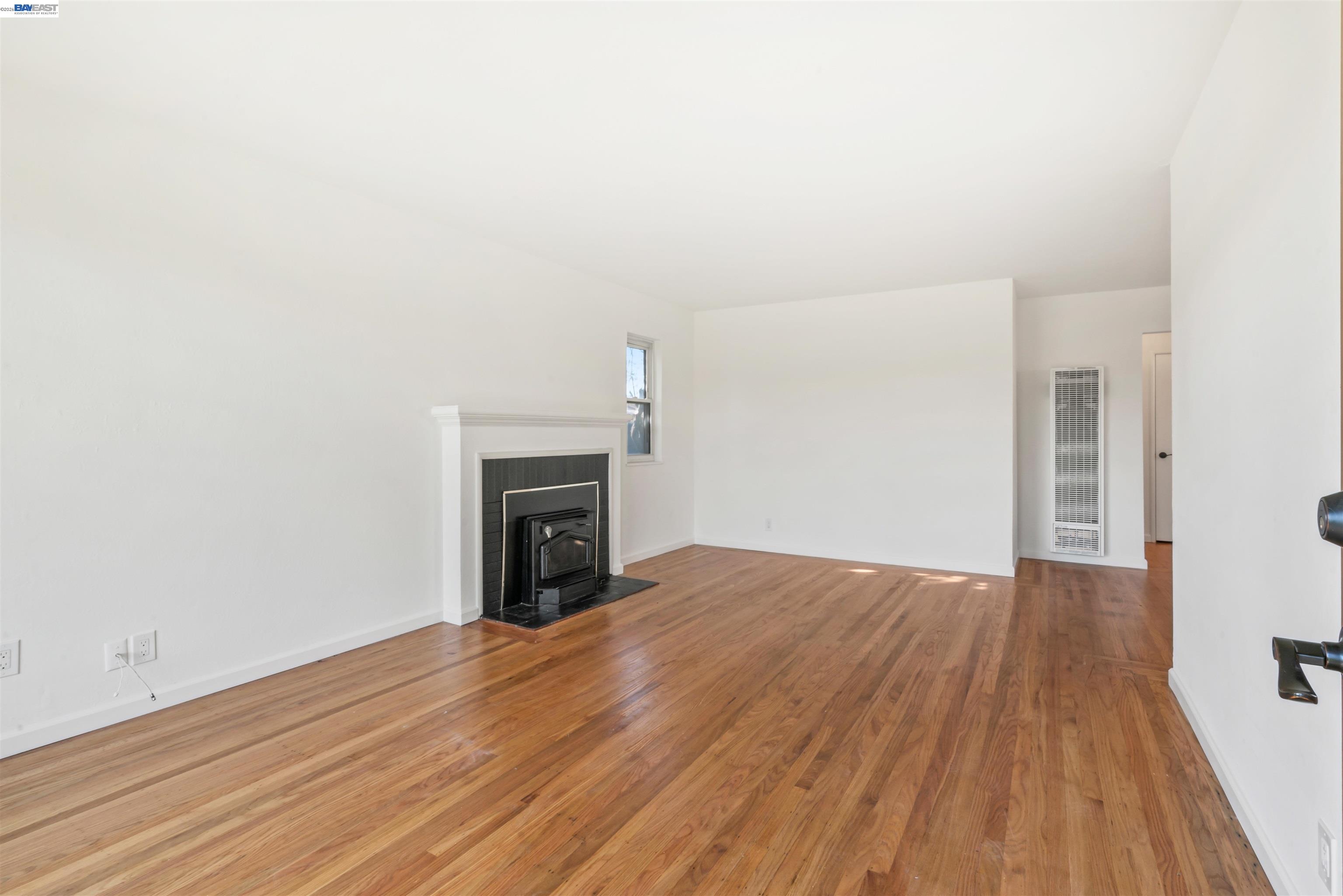 Detail Gallery Image 7 of 48 For 1573 Castro Street, San Leandro,  CA 94577 - 3 Beds | 1 Baths