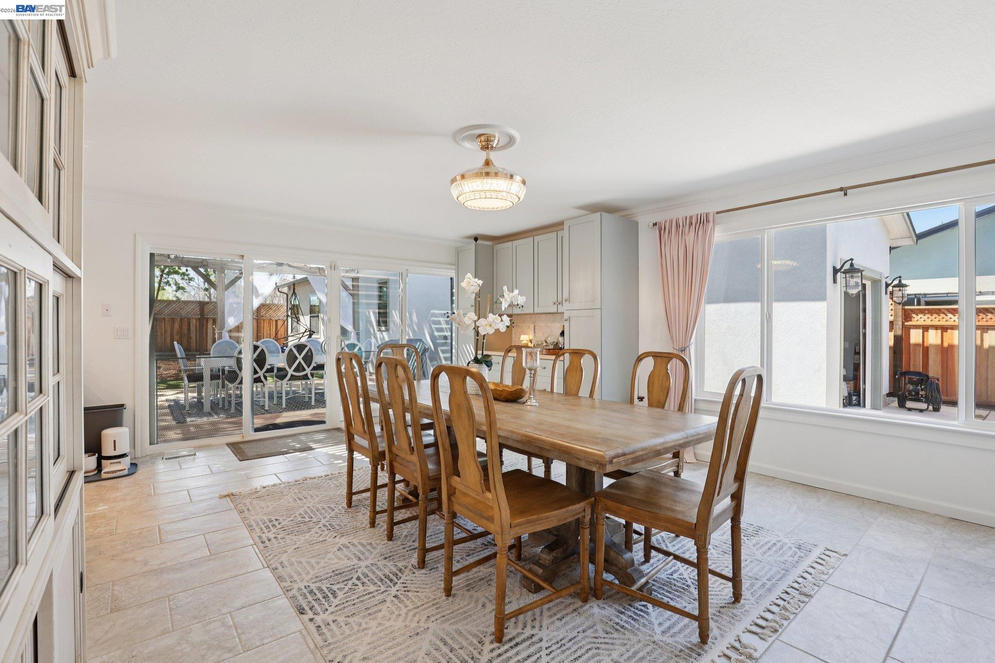 Detail Gallery Image 11 of 53 For 2633 Regent Rd, Livermore,  CA 94550 - 5 Beds | 3/1 Baths