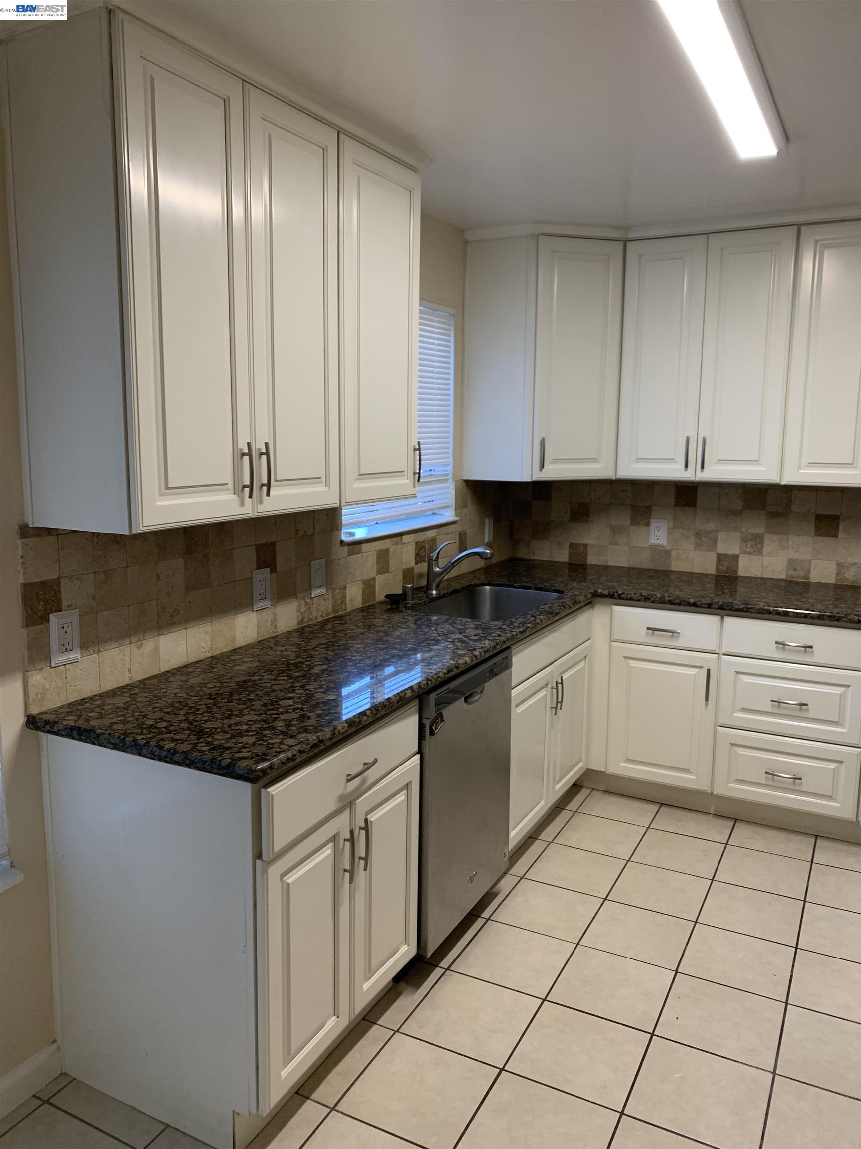 Detail Gallery Image 7 of 26 For 26730 Tyrrell Ave., Hayward,  CA 94544 - 4 Beds | 2 Baths