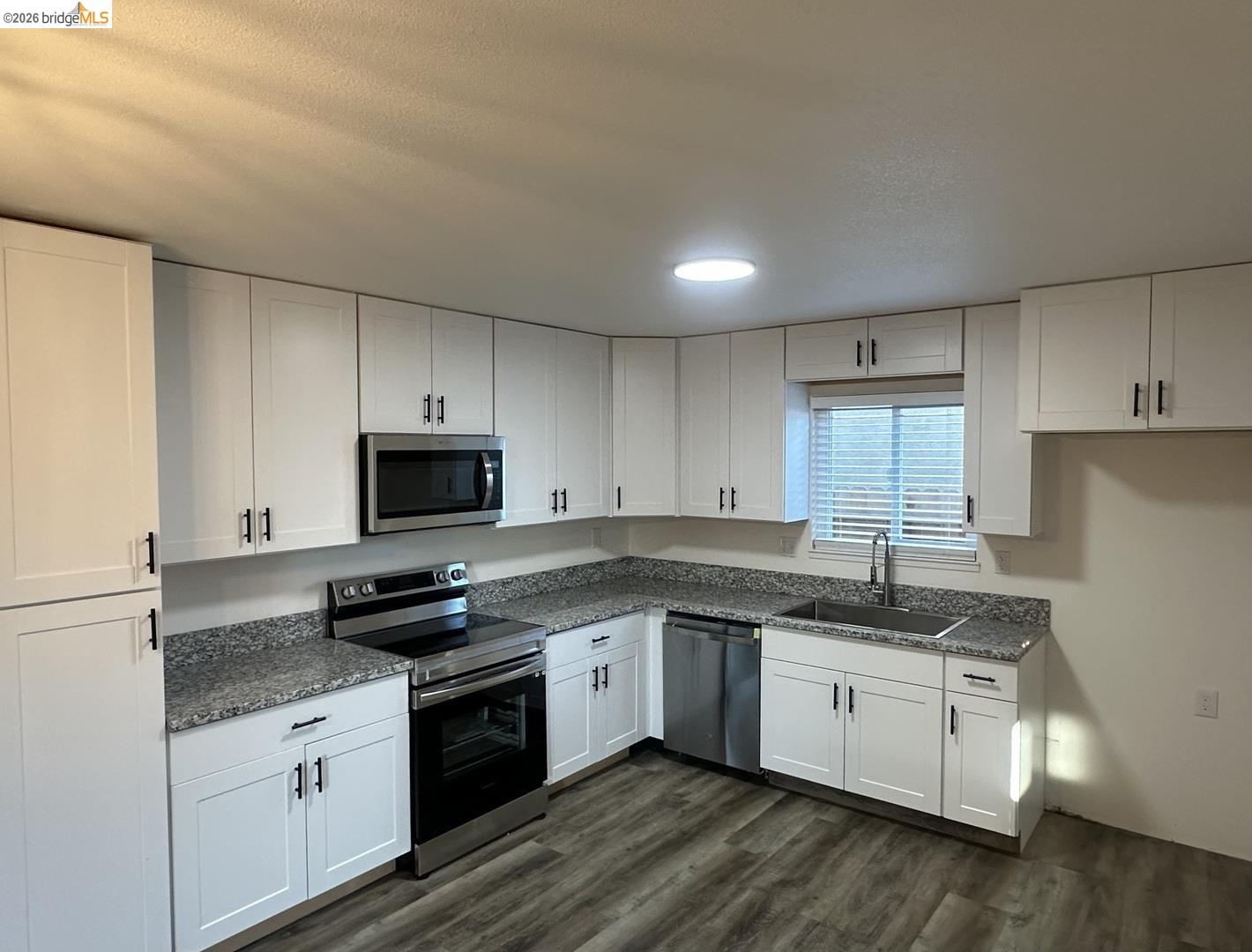 Detail Gallery Image 6 of 27 For 431 Montana Ave, Turlock,  CA 95380 - 3 Beds | 2 Baths