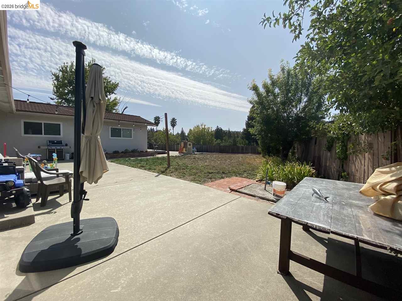 Detail Gallery Image 14 of 16 For 235 Donegal Way, Martinez,  CA 94553 - 3 Beds | 2 Baths