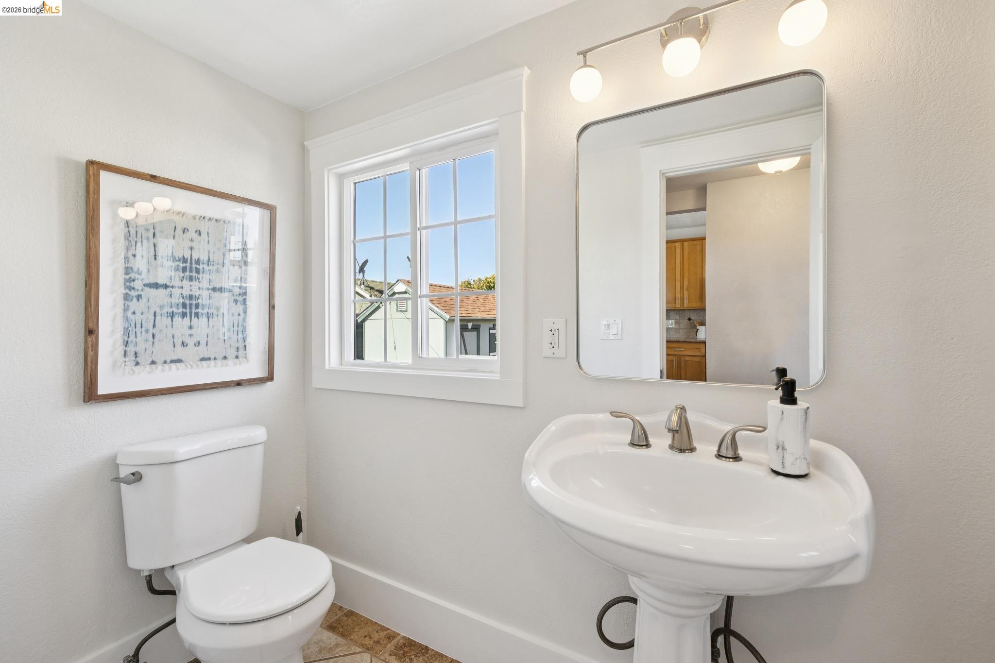 Detail Gallery Image 19 of 60 For 2161 48th Ave, Oakland,  CA 94601 - 2 Beds | 2/1 Baths