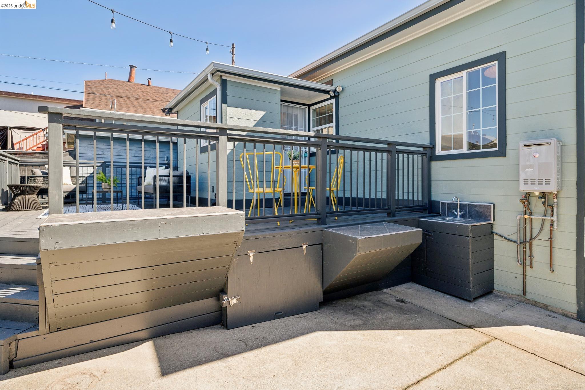 Detail Gallery Image 27 of 60 For 2161 48th Ave, Oakland,  CA 94601 - 2 Beds | 2/1 Baths
