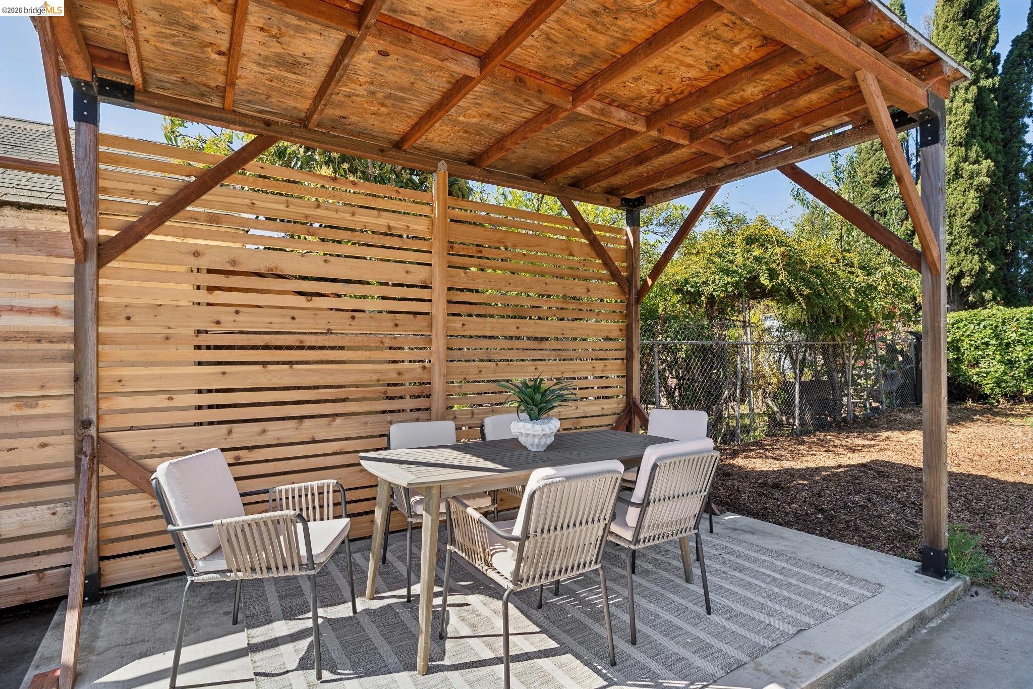 Detail Gallery Image 51 of 60 For 2161 48th Ave, Oakland,  CA 94601 - 2 Beds | 2/1 Baths