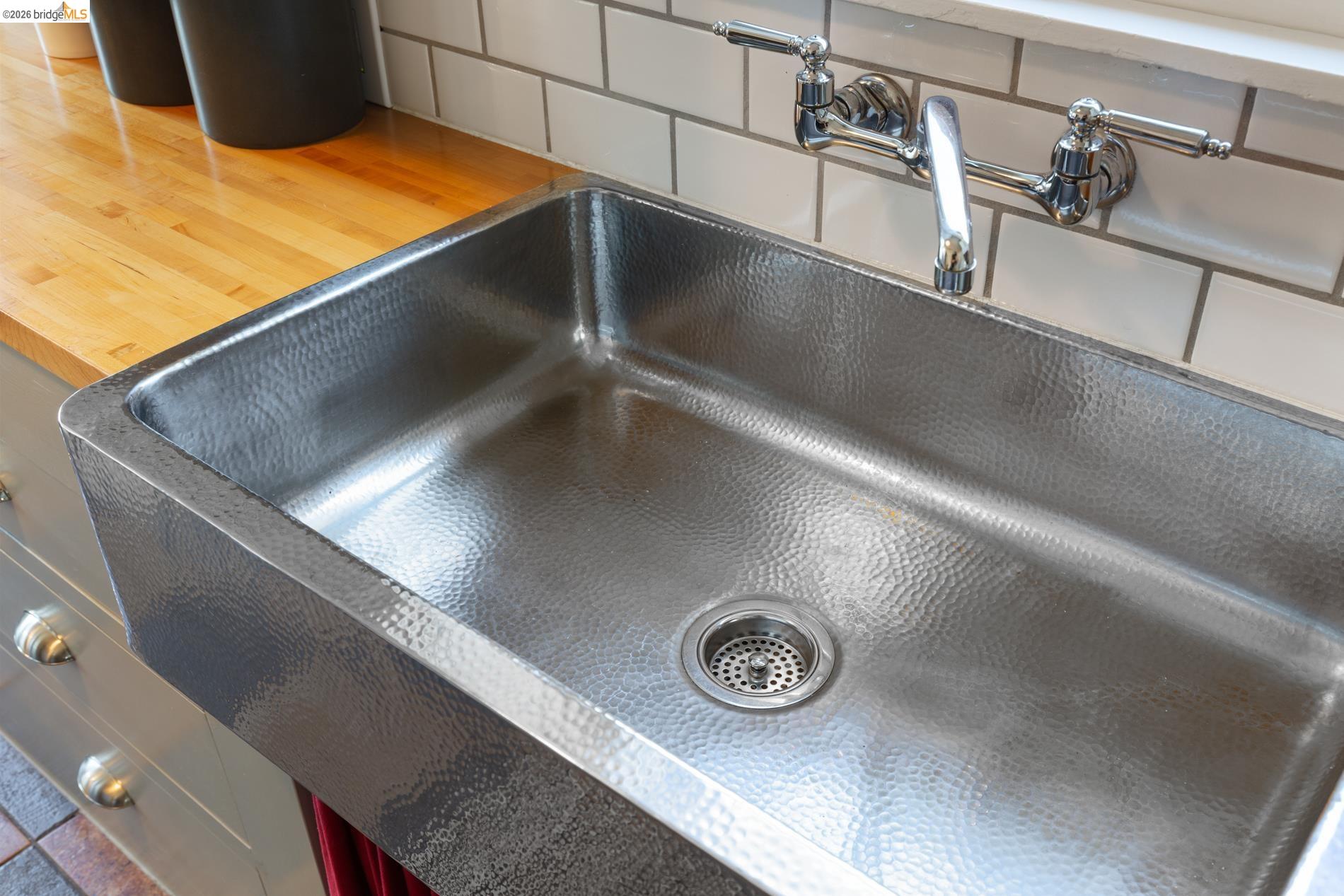 Detail Gallery Image 14 of 38 For 812 E 19th St, Oakland,  CA 94606 - 1 Beds | 1 Baths