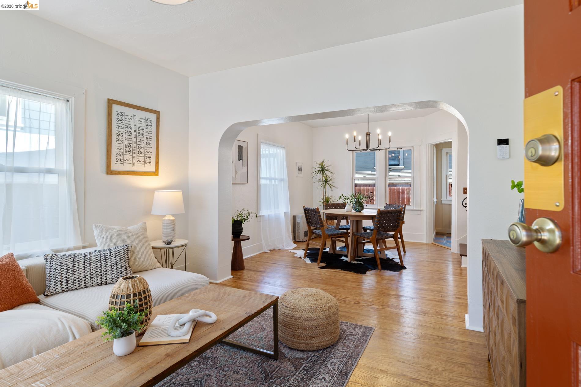 Detail Gallery Image 3 of 38 For 812 E 19th St, Oakland,  CA 94606 - 1 Beds | 1 Baths