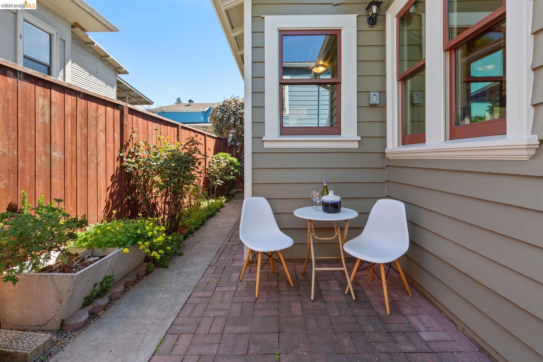 Detail Gallery Image 30 of 38 For 812 E 19th St, Oakland,  CA 94606 - 1 Beds | 1 Baths