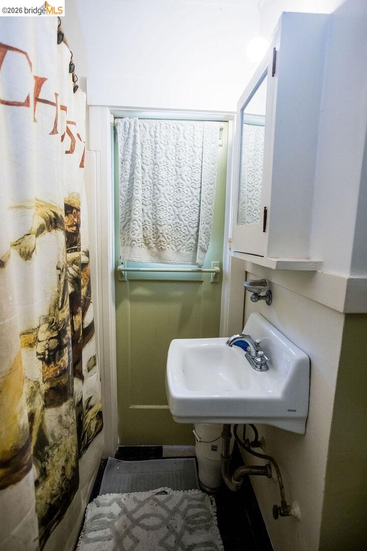 Detail Gallery Image 36 of 47 For 219 John St, Oakland,  CA 94611 - – Beds | – Baths