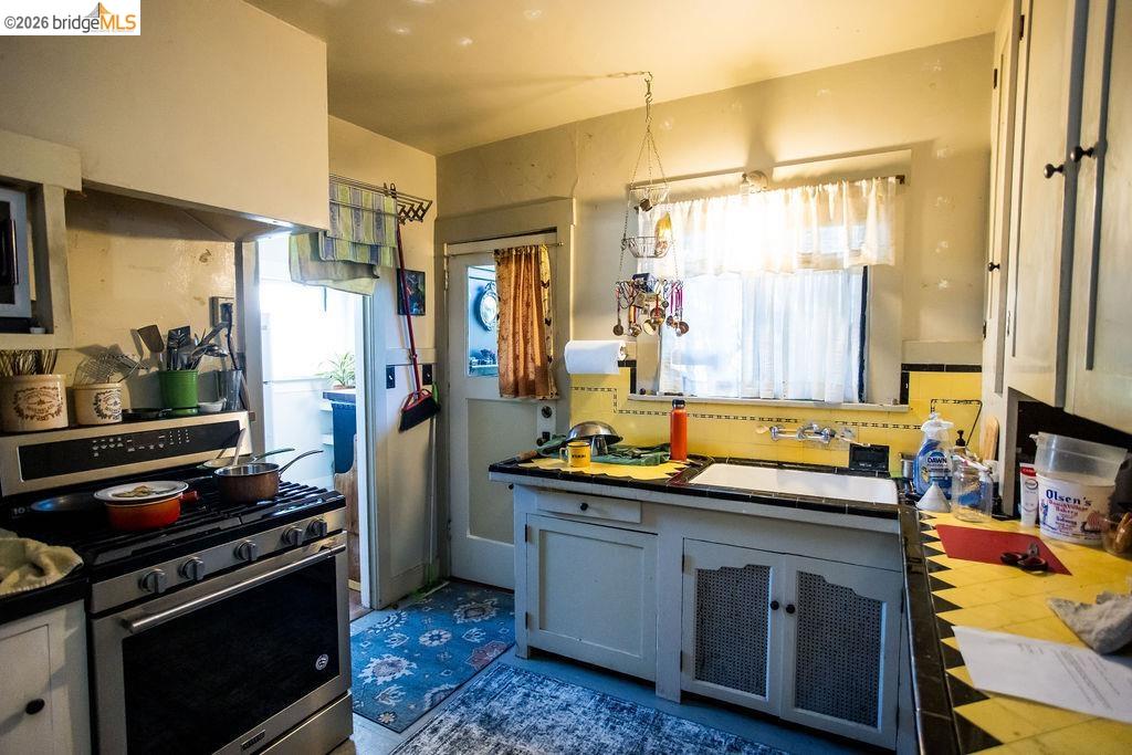 Detail Gallery Image 38 of 47 For 219 John St, Oakland,  CA 94611 - – Beds | – Baths