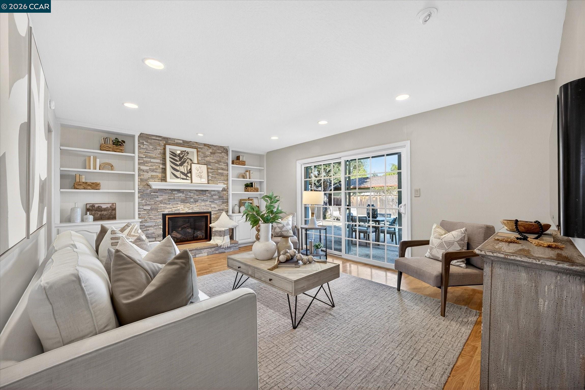 Detail Gallery Image 11 of 31 For 2304 Belford Dr, Walnut Creek,  CA 94598 - 3 Beds | 2/1 Baths