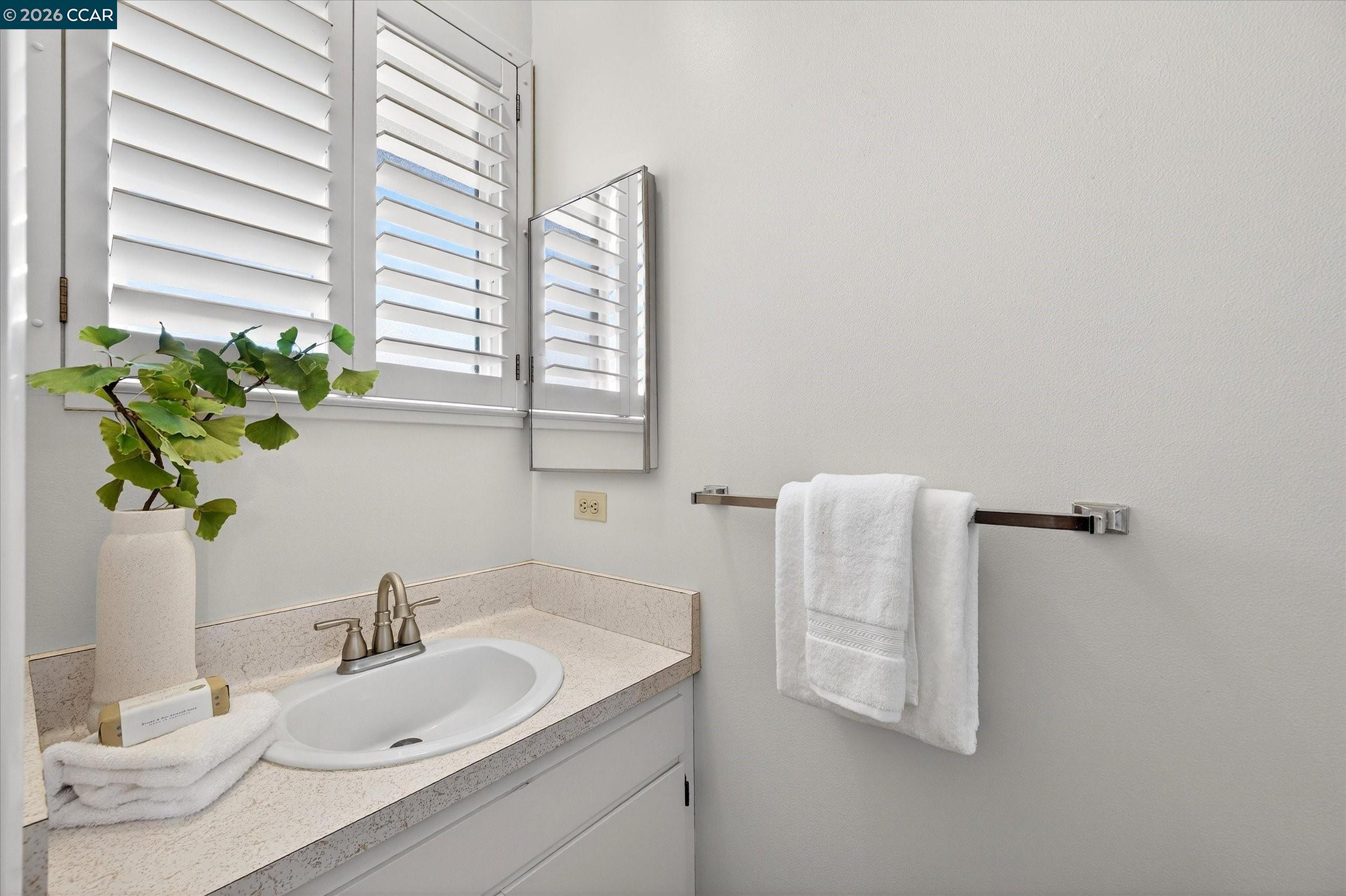 Detail Gallery Image 14 of 31 For 2304 Belford Dr, Walnut Creek,  CA 94598 - 3 Beds | 2/1 Baths