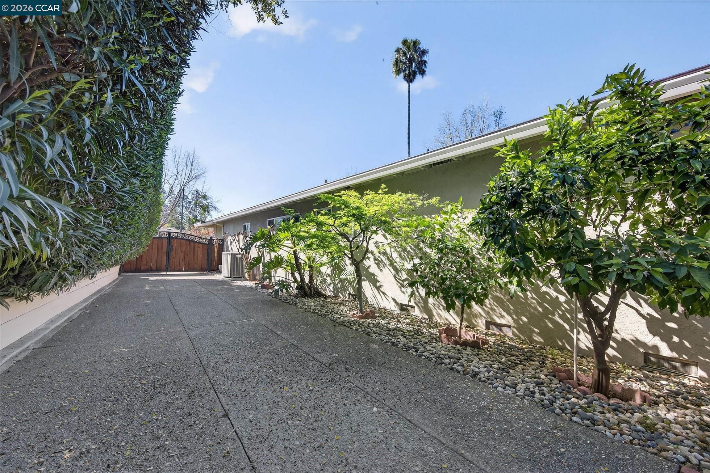 Detail Gallery Image 28 of 31 For 2304 Belford Dr, Walnut Creek,  CA 94598 - 3 Beds | 2/1 Baths