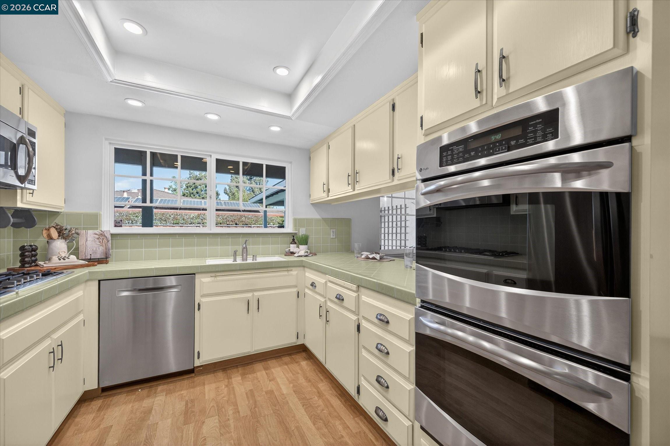 Detail Gallery Image 6 of 31 For 2304 Belford Dr, Walnut Creek,  CA 94598 - 3 Beds | 2/1 Baths