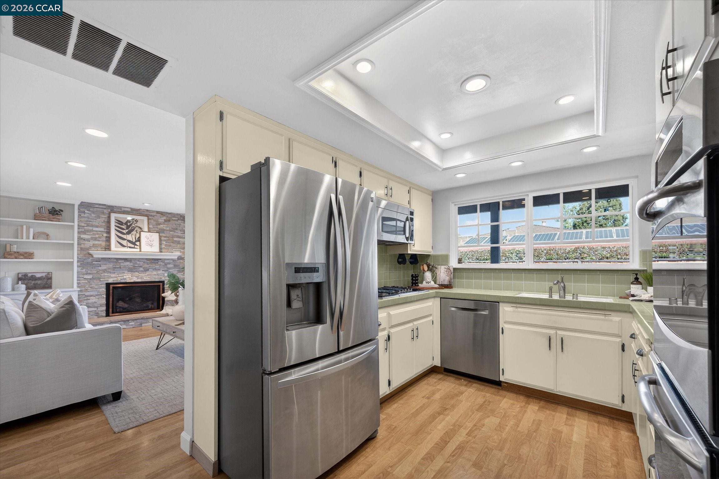 Detail Gallery Image 10 of 31 For 2304 Belford Dr, Walnut Creek,  CA 94598 - 3 Beds | 2/1 Baths