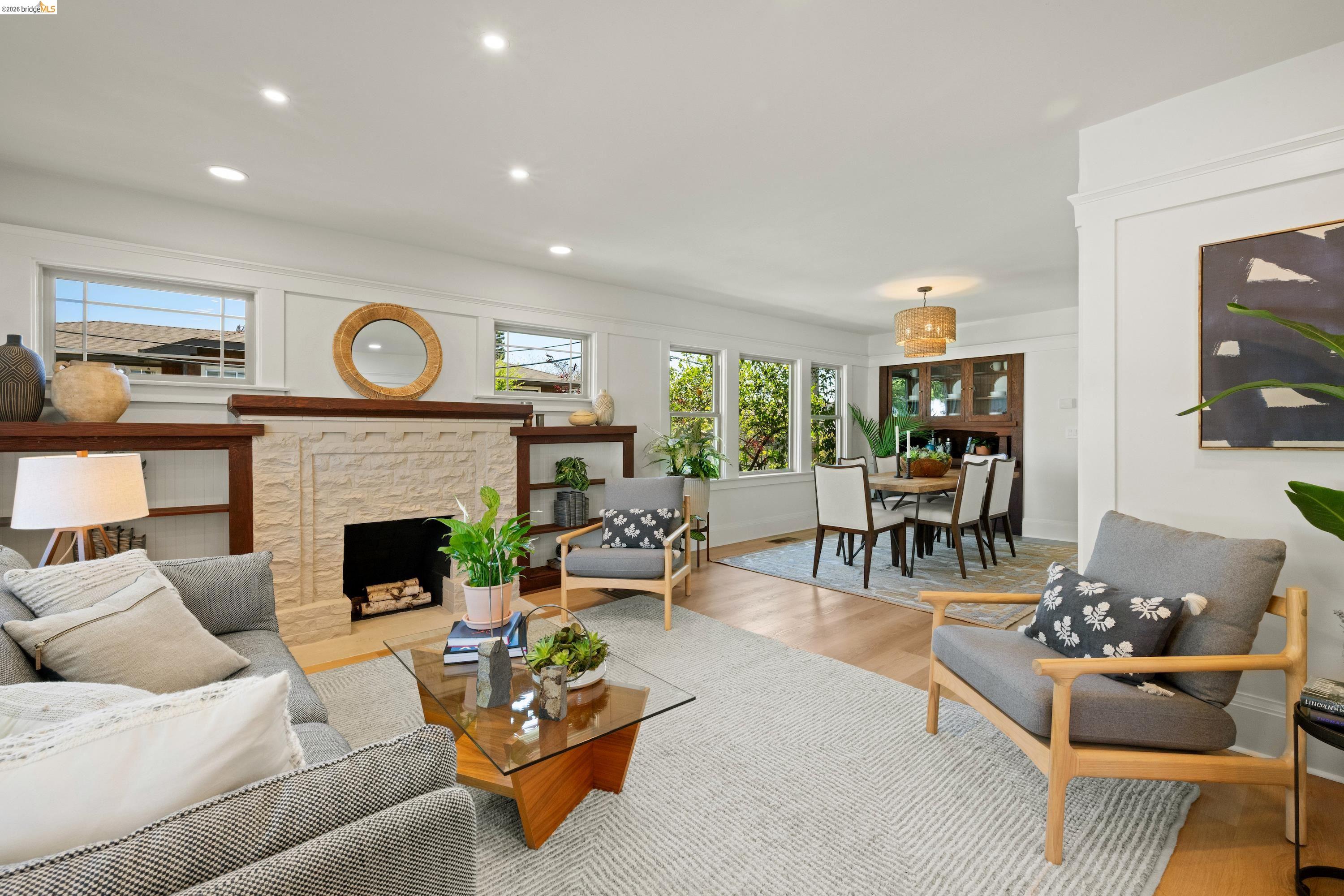 Detail Gallery Image 6 of 25 For 1498 Sonoma Ave, Albany,  CA 94706 - 2 Beds | 2 Baths