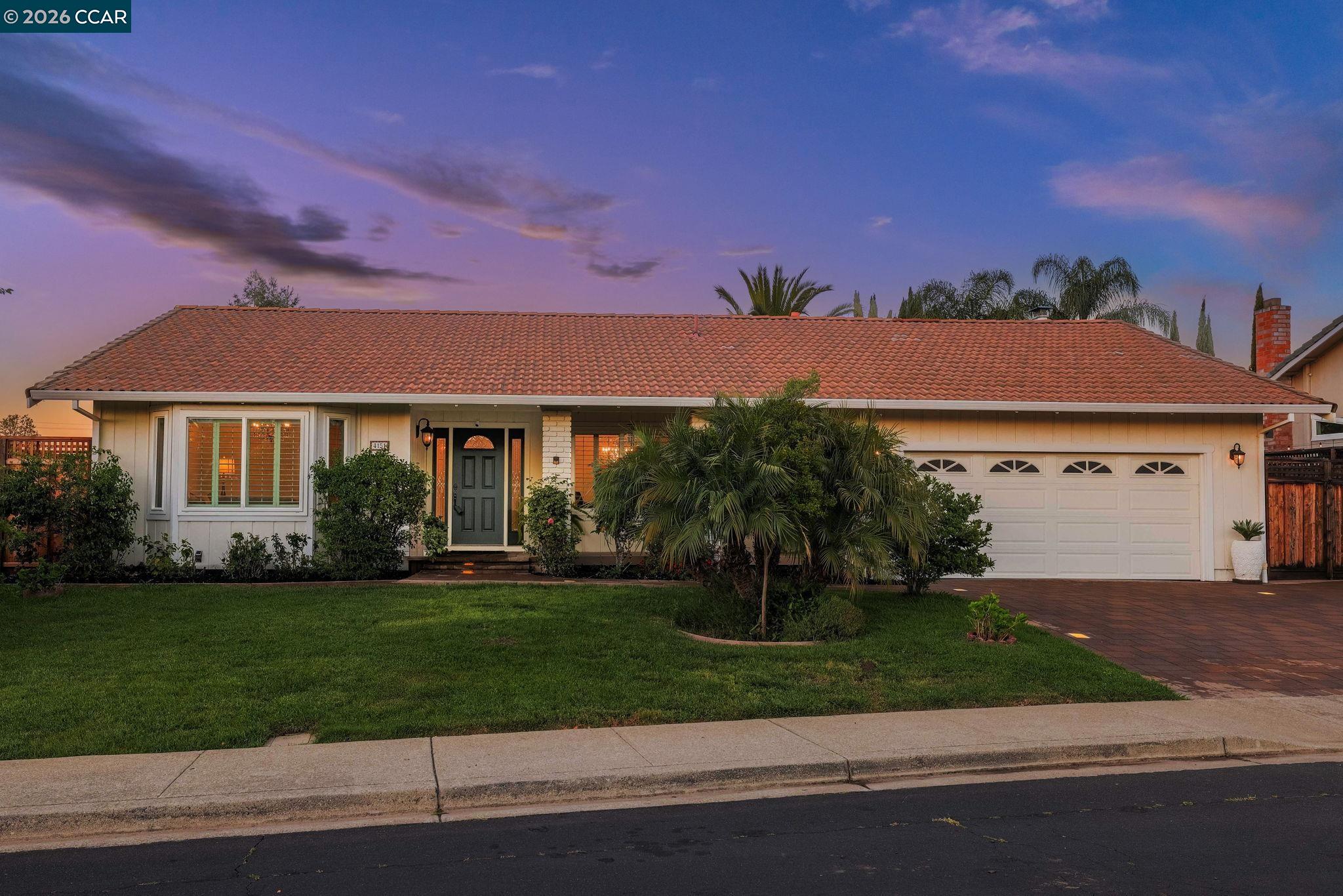 Detail Gallery Image 2 of 42 For 4151 Storey Lane, Concord,  CA 94518 - 4 Beds | 2/1 Baths