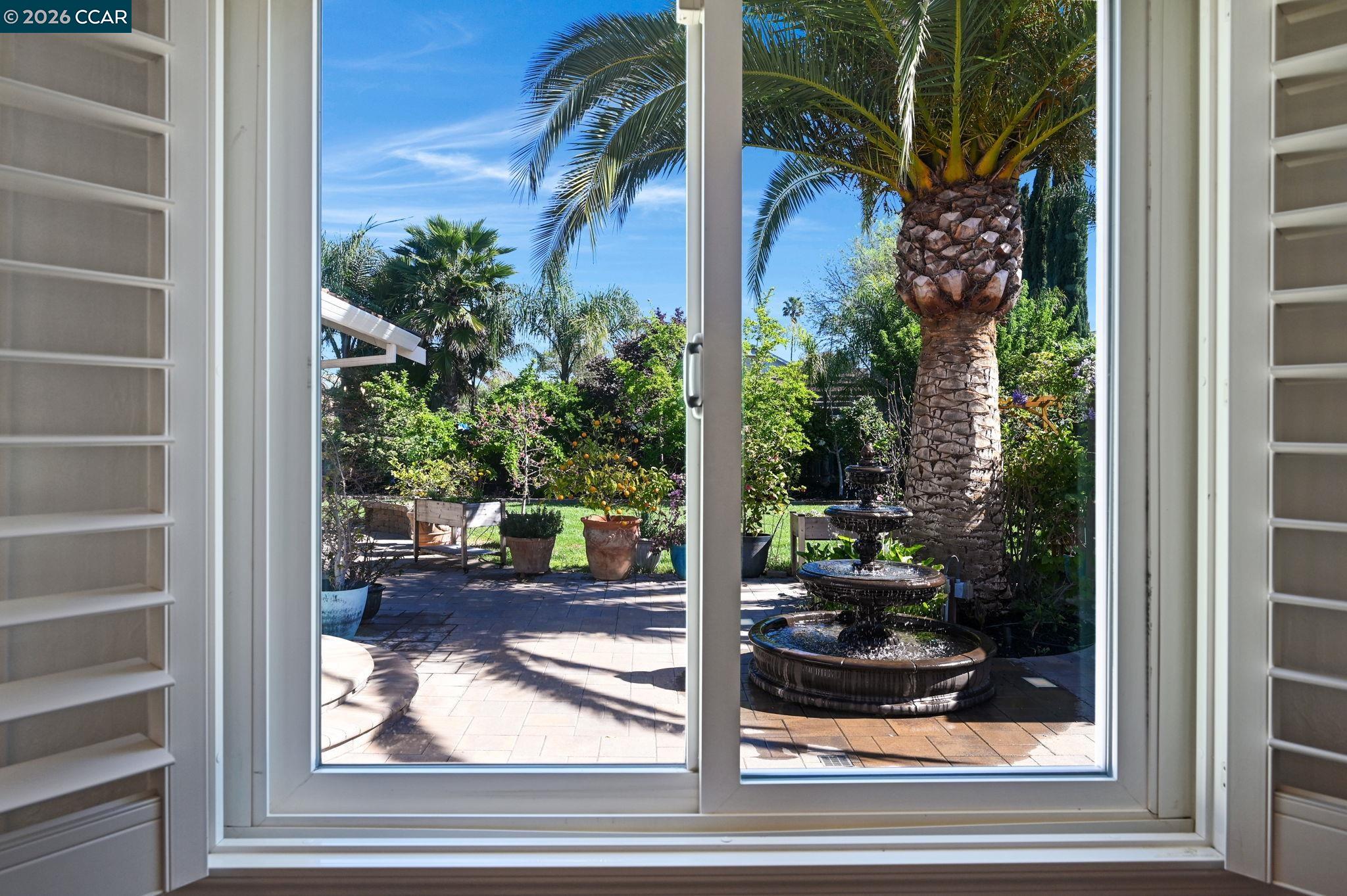 Detail Gallery Image 13 of 42 For 4151 Storey Lane, Concord,  CA 94518 - 4 Beds | 2/1 Baths