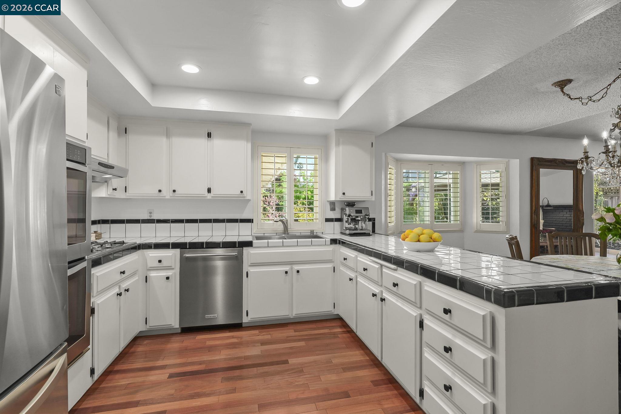 Detail Gallery Image 14 of 42 For 4151 Storey Lane, Concord,  CA 94518 - 4 Beds | 2/1 Baths