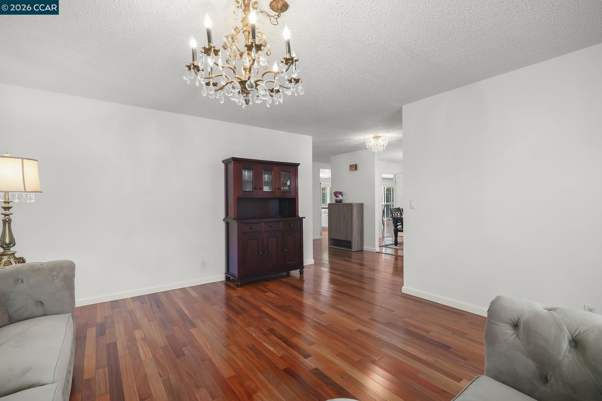 Detail Gallery Image 10 of 42 For 4151 Storey Lane, Concord,  CA 94518 - 4 Beds | 2/1 Baths