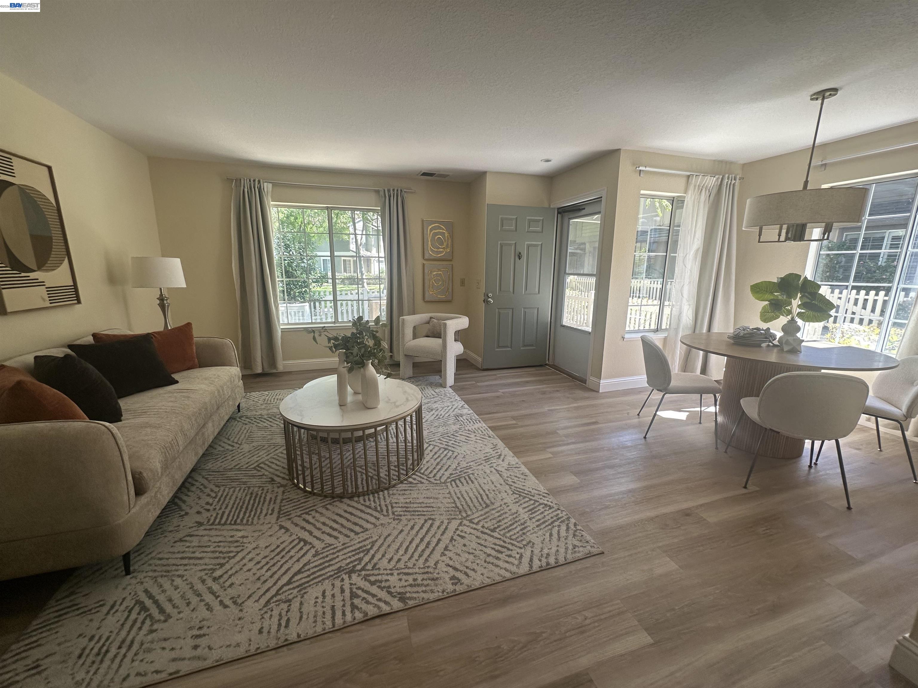 Photo #4: 41127792 Listing: Photo #4