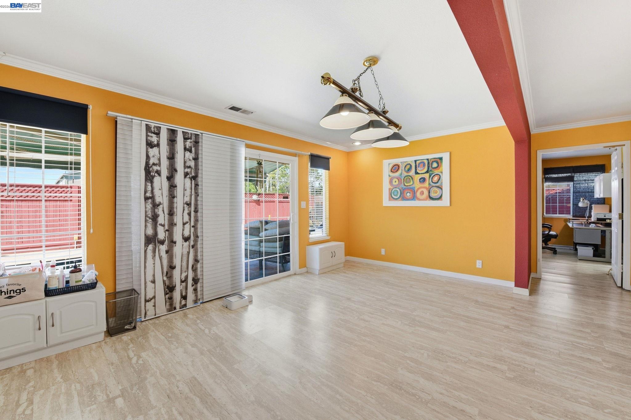 Detail Gallery Image 13 of 44 For 4541 Darcelle Dr, Union City,  CA 94587 - 5 Beds | 3 Baths