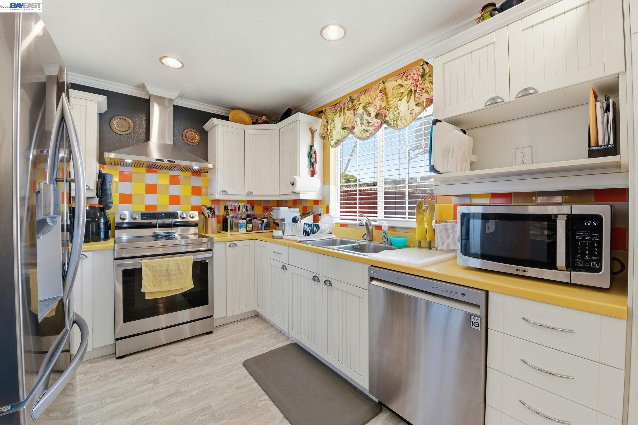 Detail Gallery Image 16 of 44 For 4541 Darcelle Dr, Union City,  CA 94587 - 5 Beds | 3 Baths